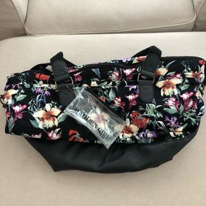 Madden Girl Floral Weekender/Gym bag